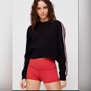 Aritzia TNA long‎ sleeved cropped top in Navy